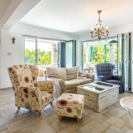 In With Kitchen Blato (Korcula)