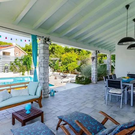 Casa de Férias In With Kitchen