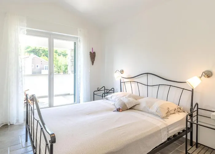 In With Kitchen * Blato (Korcula)