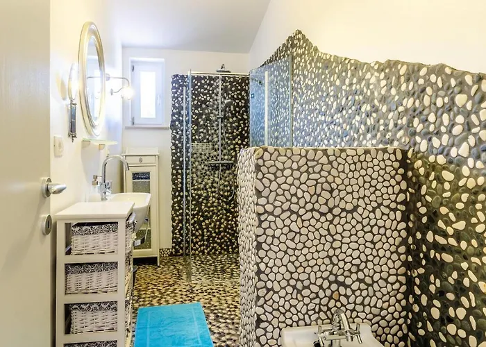 Holiday home In With Kitchen *